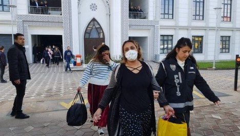 'Altın kızlar' çetesinde 36 kişi tutuklandı...